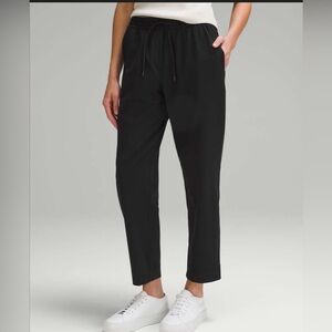 lululemon Tapered-Leg Mid-Rise Pant 7/8 Length Luxtreme Black Medium NEW w/tags